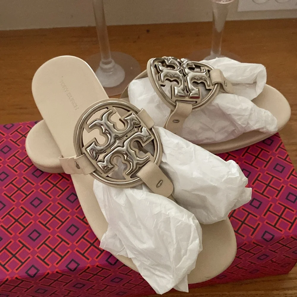 Tory Burch Metal Miller Leather - Picture 3 of 7